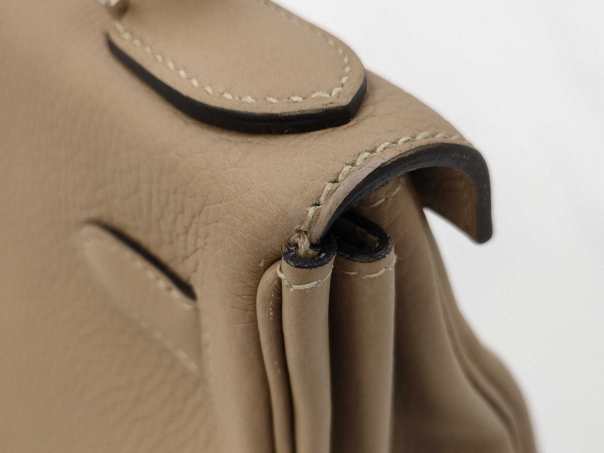 HERMES Kelly 28 Togo Trench Shoulder Bag with Gold Hardware and Z Stamp