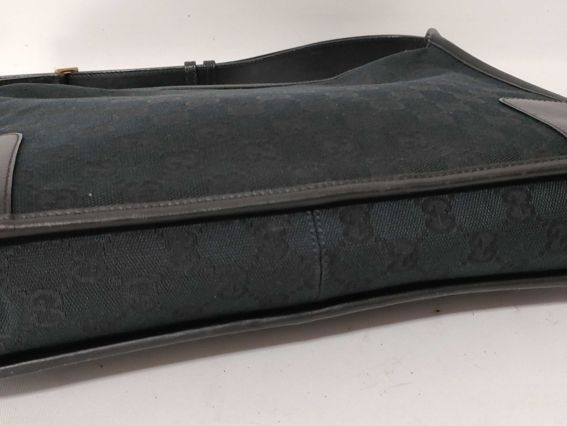 GUCCI GG Canvas Gucci Shoulder Bag