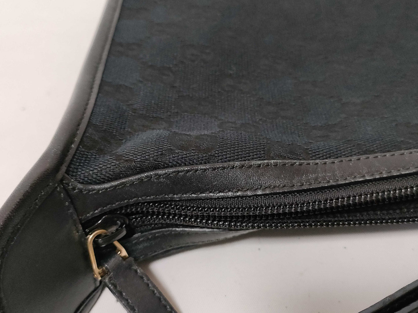 GUCCI GG Canvas Gucci Shoulder Bag