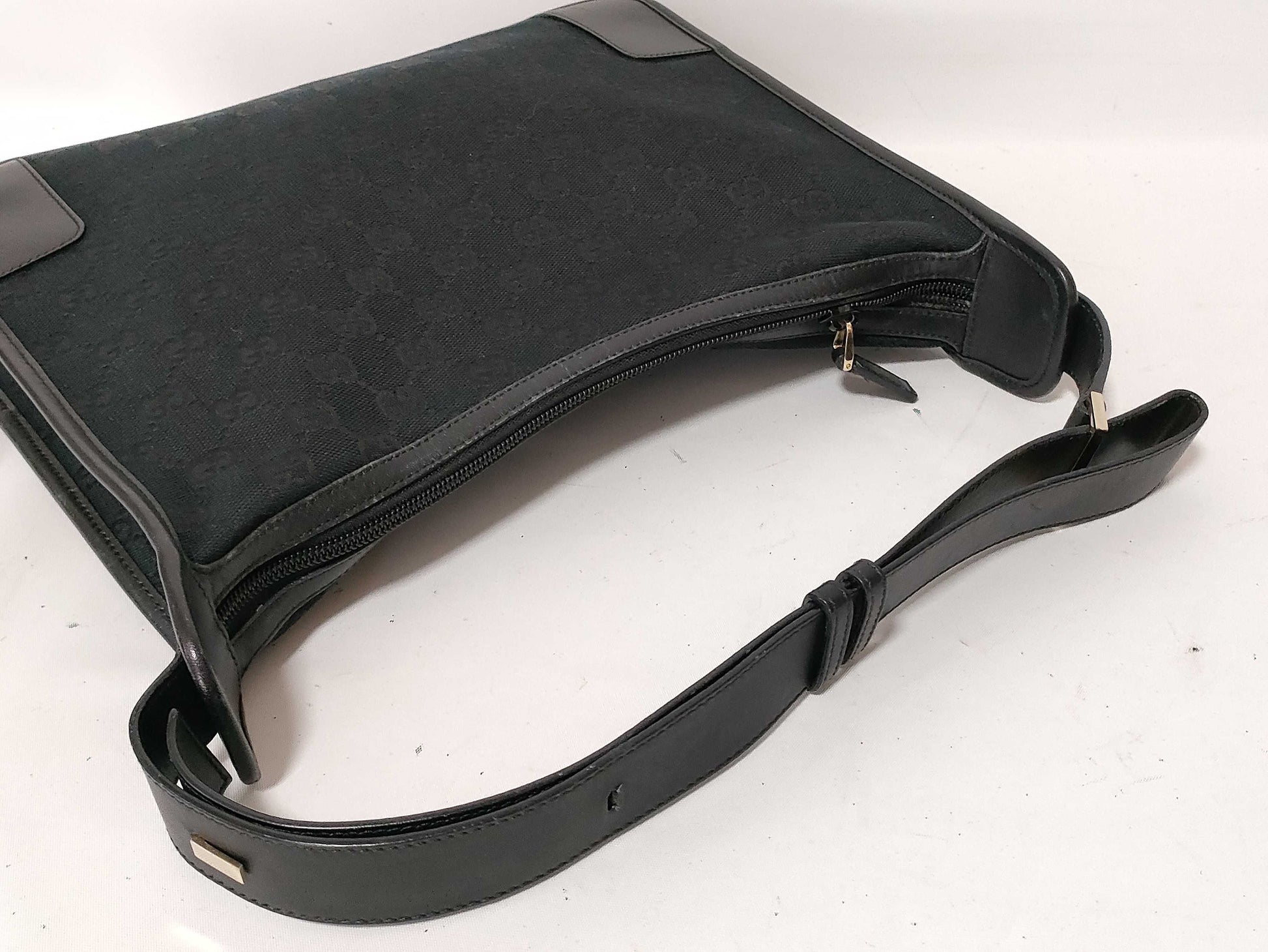GUCCI GG Canvas Gucci Shoulder Bag