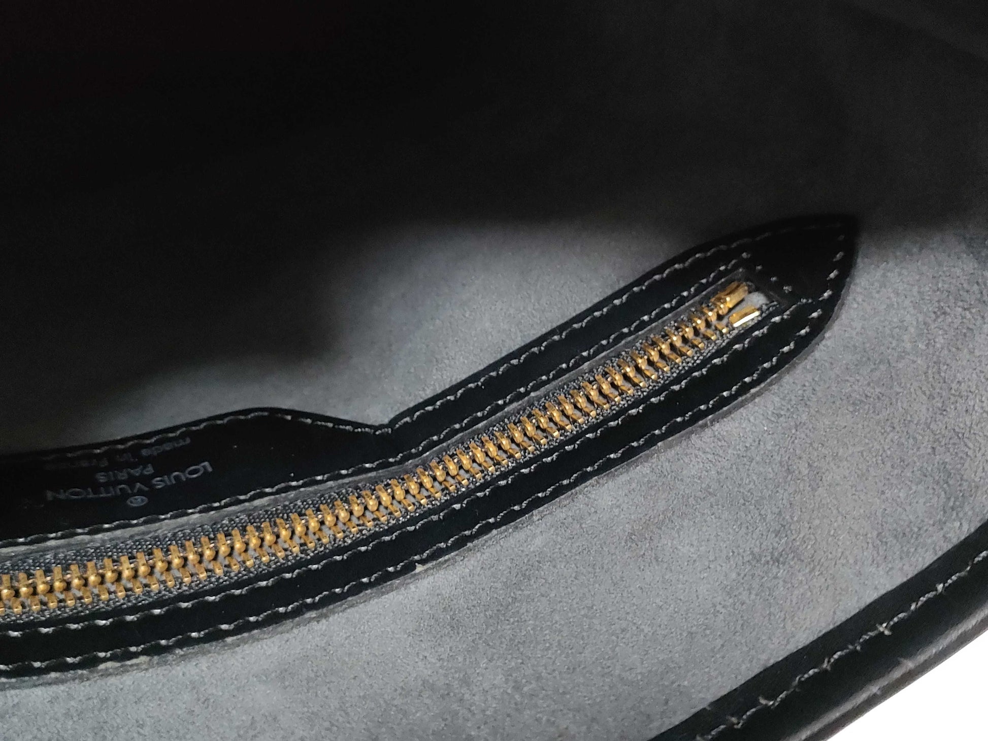 LOUIS VUITTON Epi Bucket Shoulder Bag