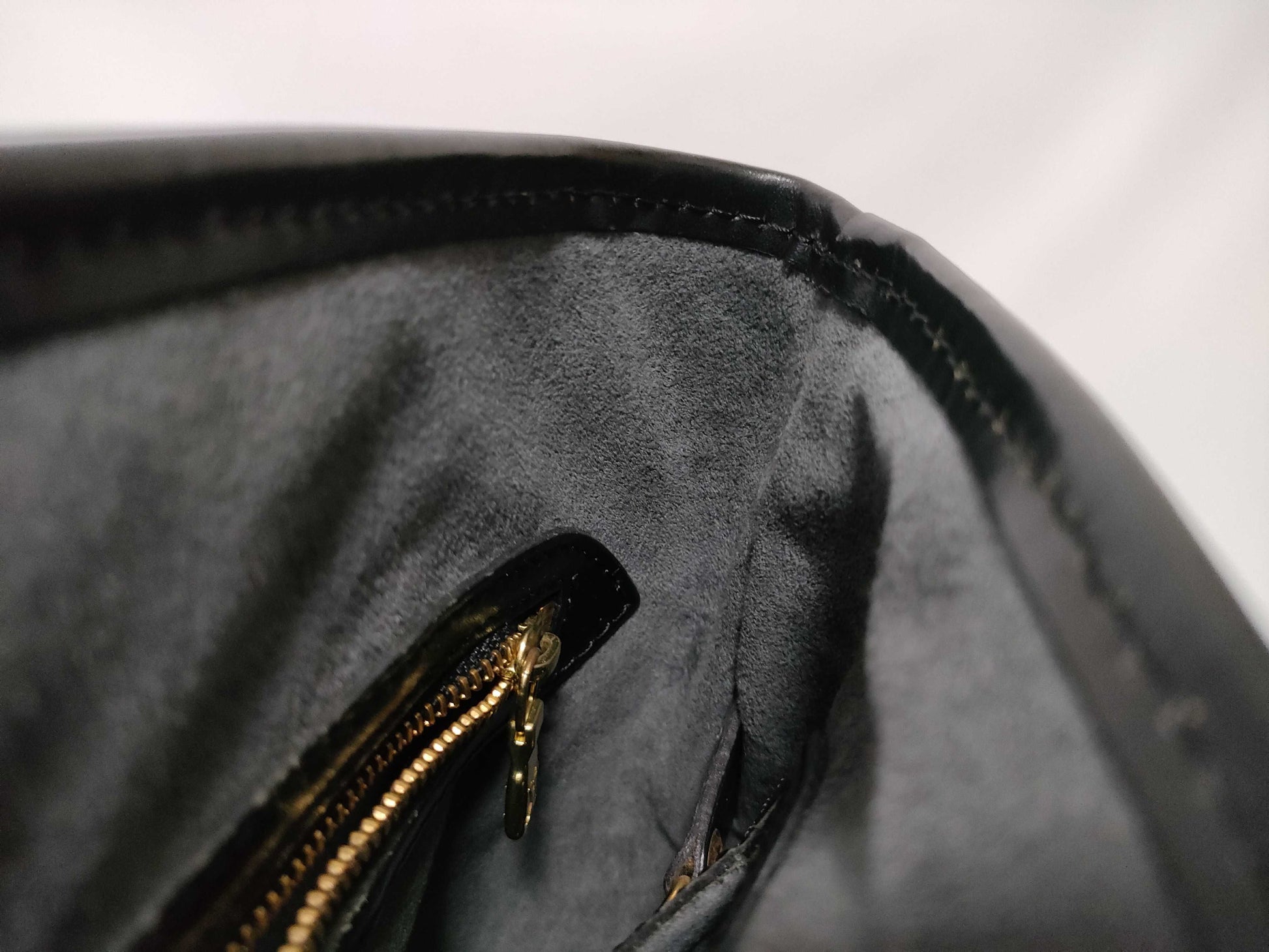 LOUIS VUITTON Epi Bucket Shoulder Bag