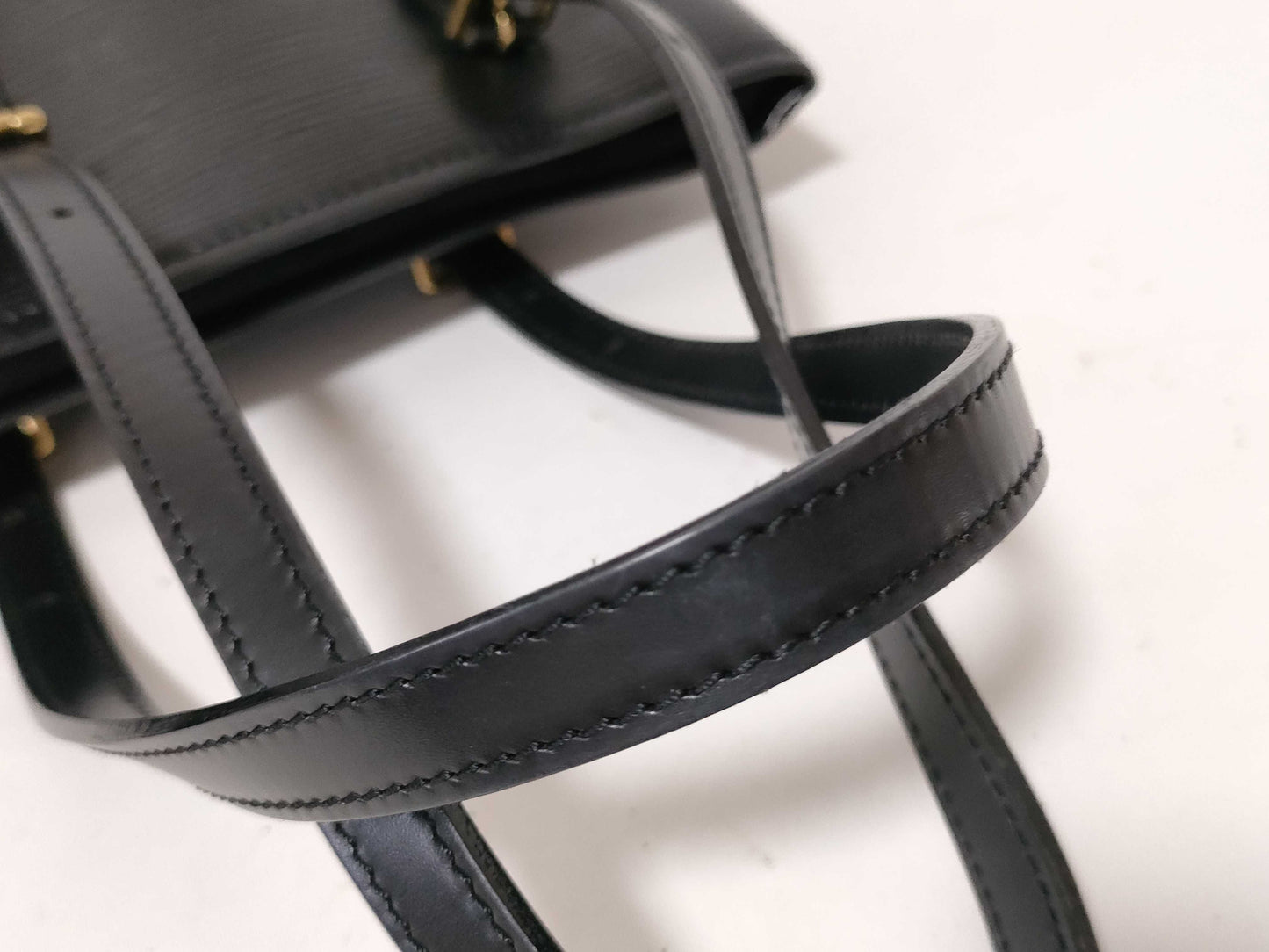LOUIS VUITTON Epi Bucket Shoulder Bag