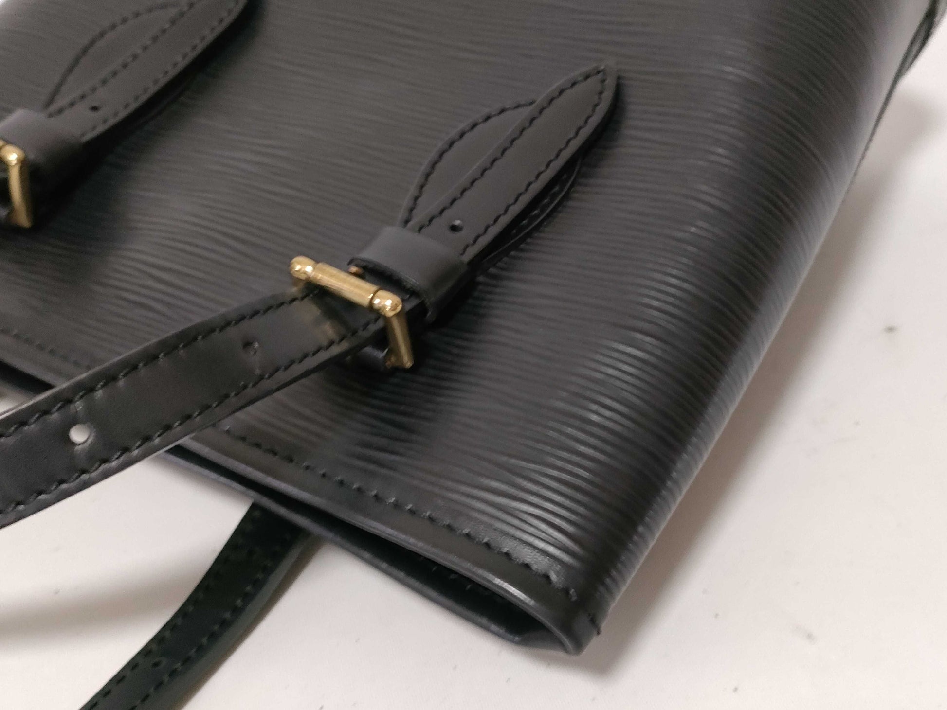 LOUIS VUITTON Epi Bucket Shoulder Bag