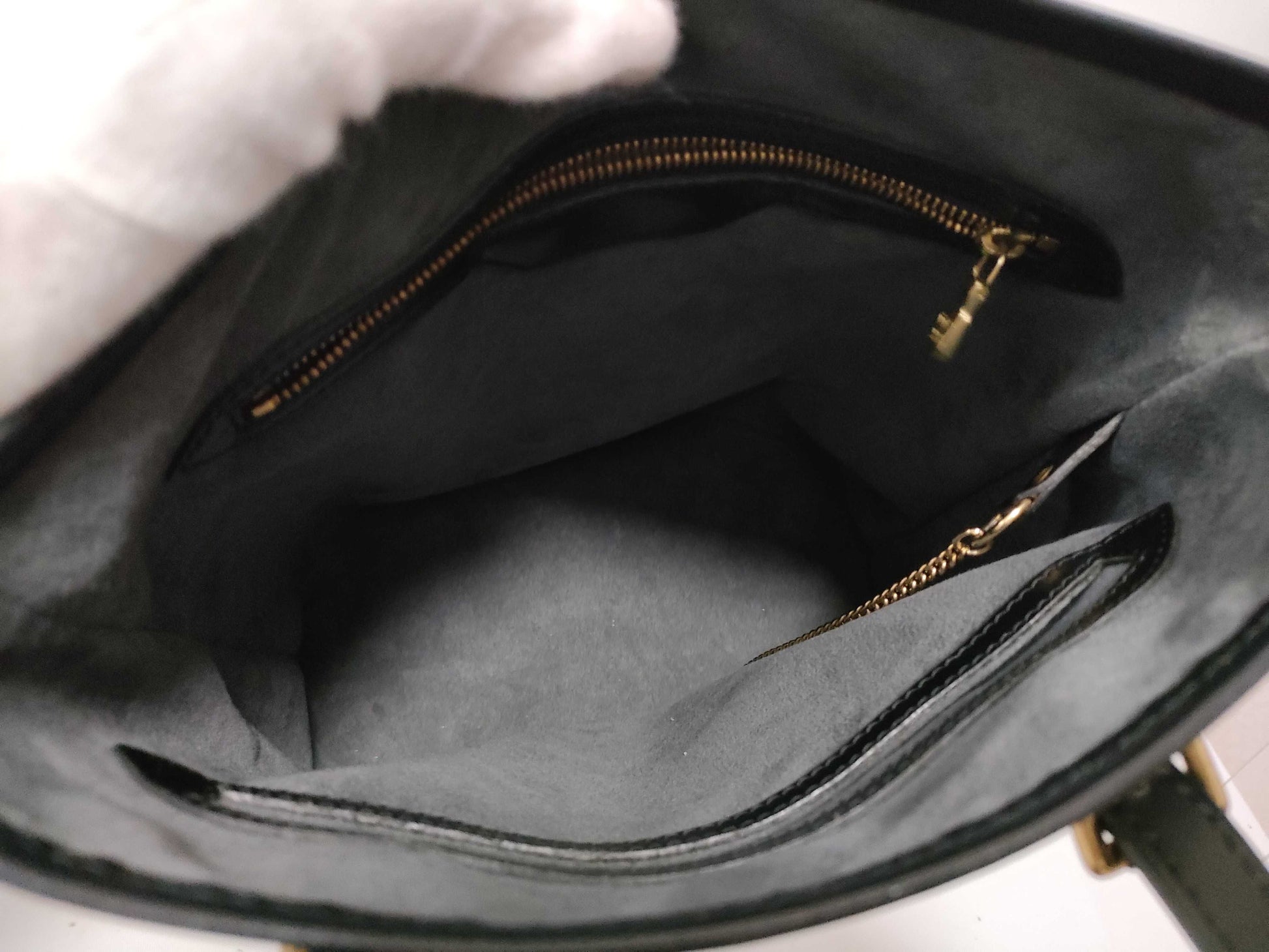 LOUIS VUITTON Epi Bucket Shoulder Bag