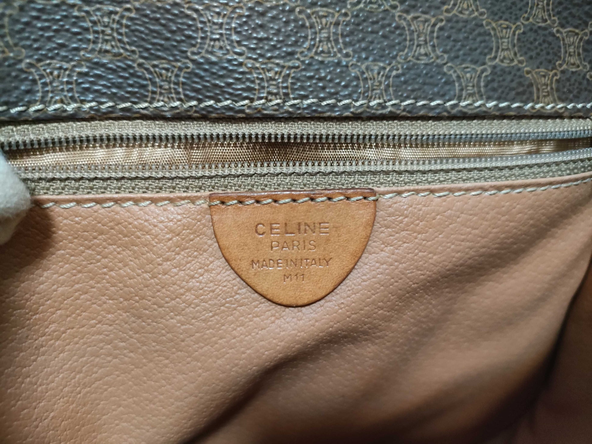 CELINE Shoulder Bag
