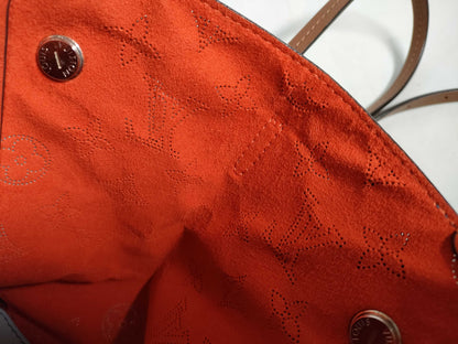 LOUIS VUITTON RFID verification failed. DR0139 Mahina Louis Vuitton Hina PM Mahina M52975 handbag.