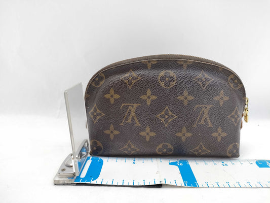 LOUIS VUITTON RFID verification failed. Serial number verification failed. Monogram Louis Vuitton Cosmetic Pouch.