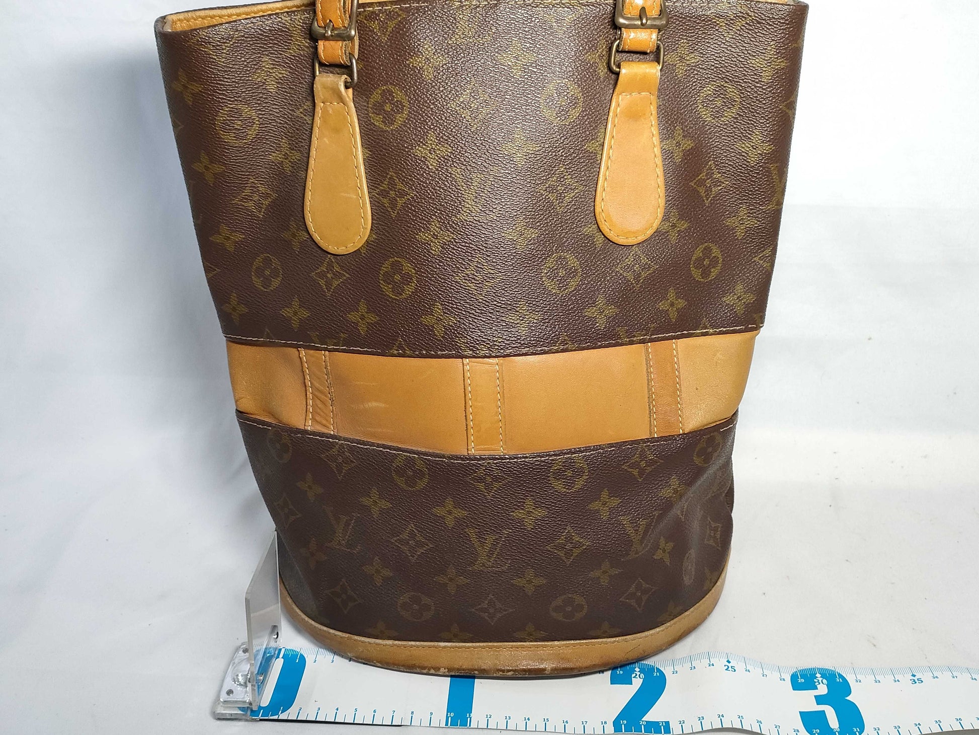 LOUIS VUITTON RFID verification not possible, serial number verification not possible, Monogram LOUIS VUITTON Monogram USA Exclusive Bucket Handbag