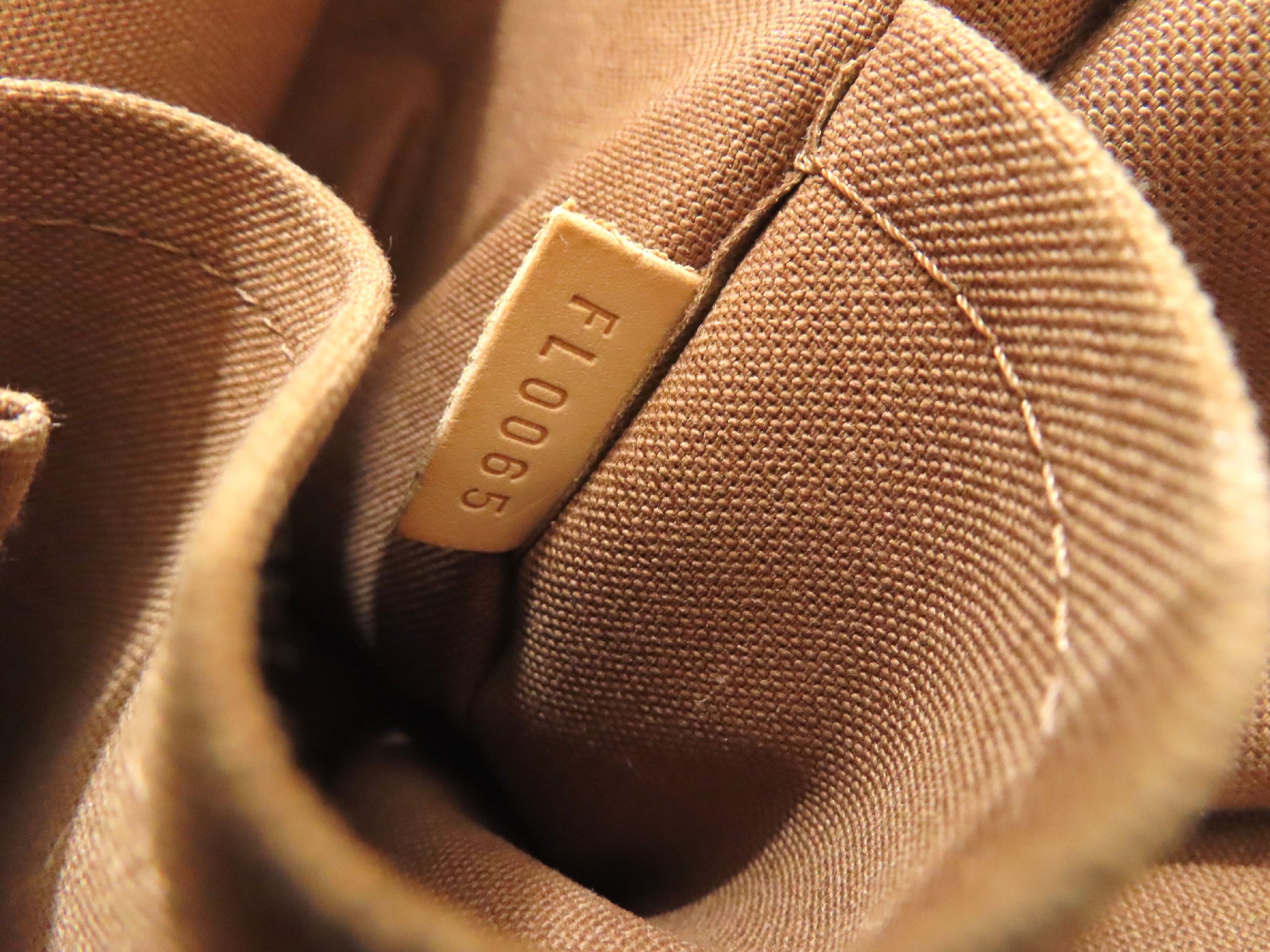 LOUIS VUITTON Monogram LV Bag