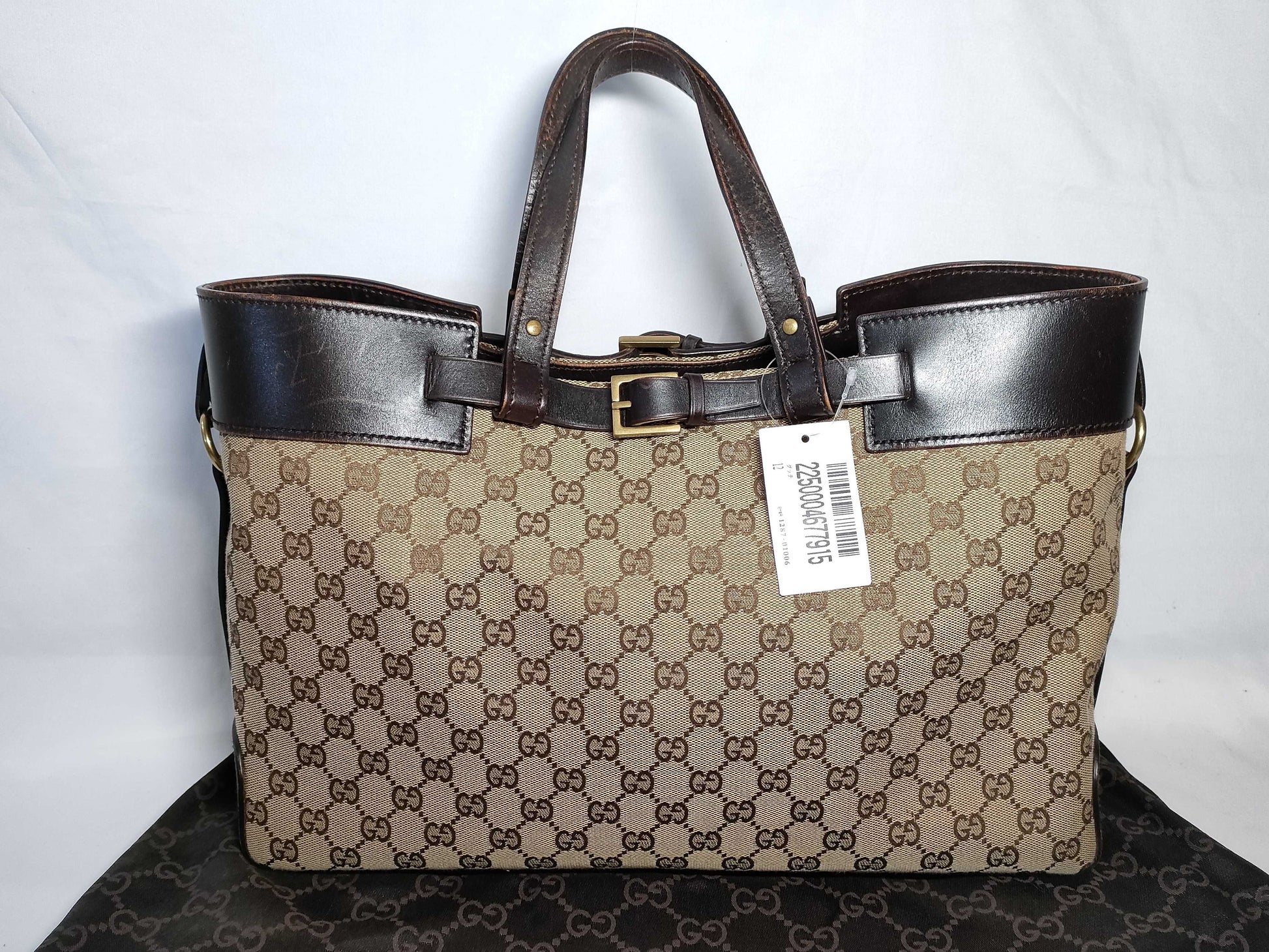 GUCCI GG Canvas Gucci Handbag