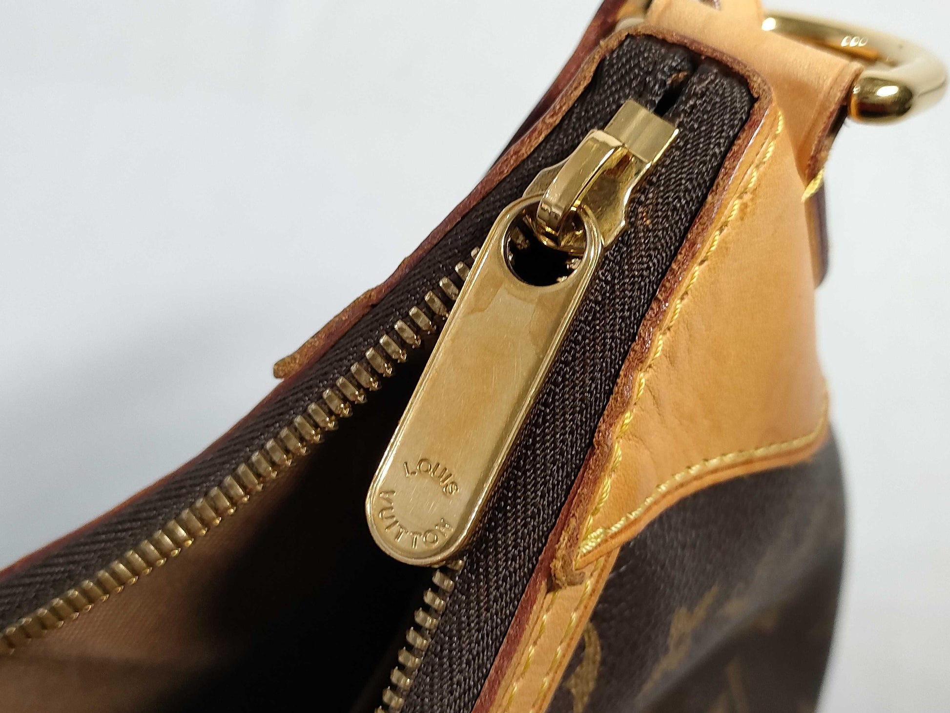 LOUIS VUITTON RFID verification failed MI3171 Monogram Louis Vuitton Monogram M56384 Thames PM Shoulder Bag