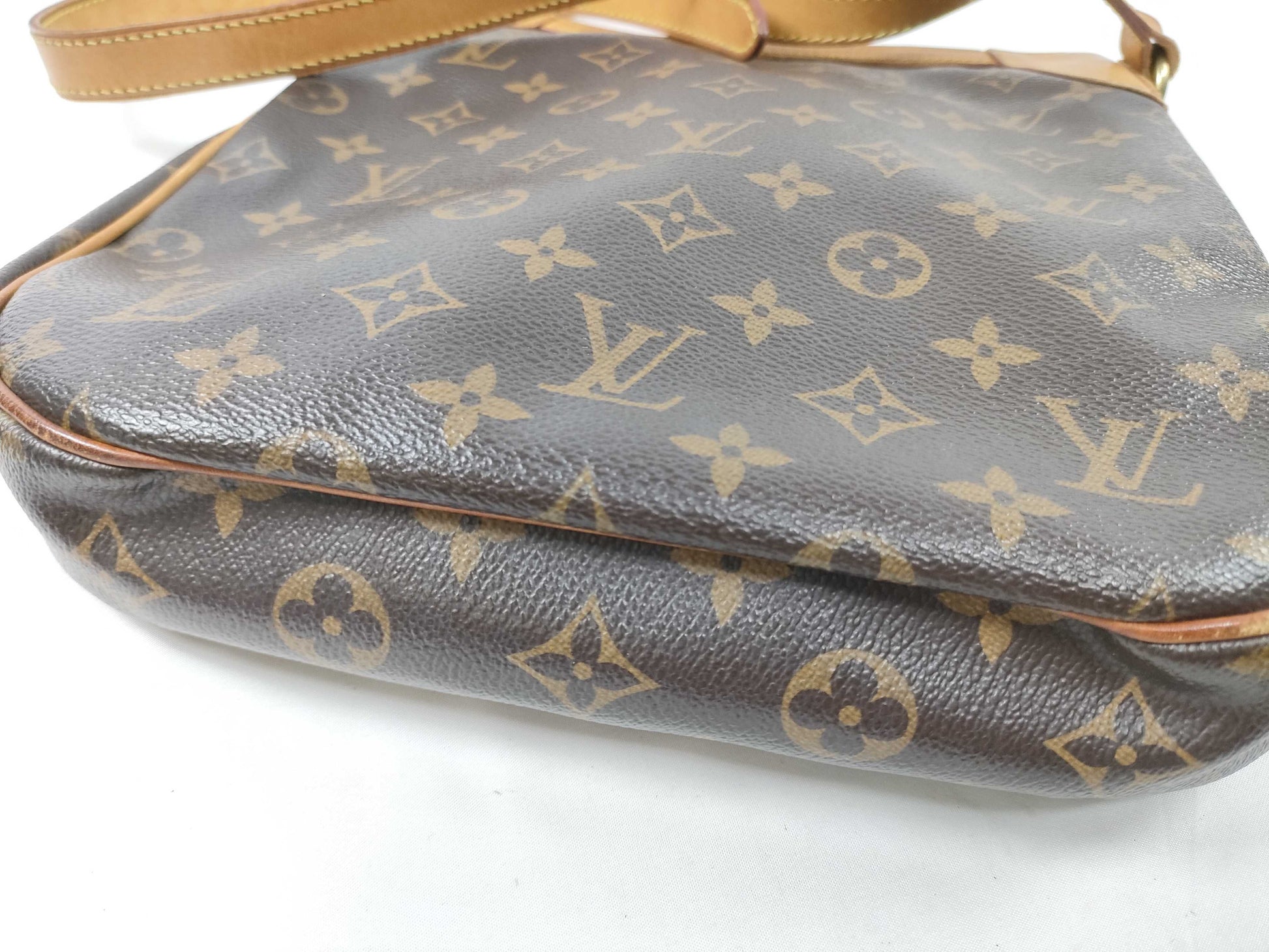 LOUIS VUITTON CA 2058 RFID Unverified Monogram LOUIS VUITTON Odeon PM M56390 Shoulder Bag