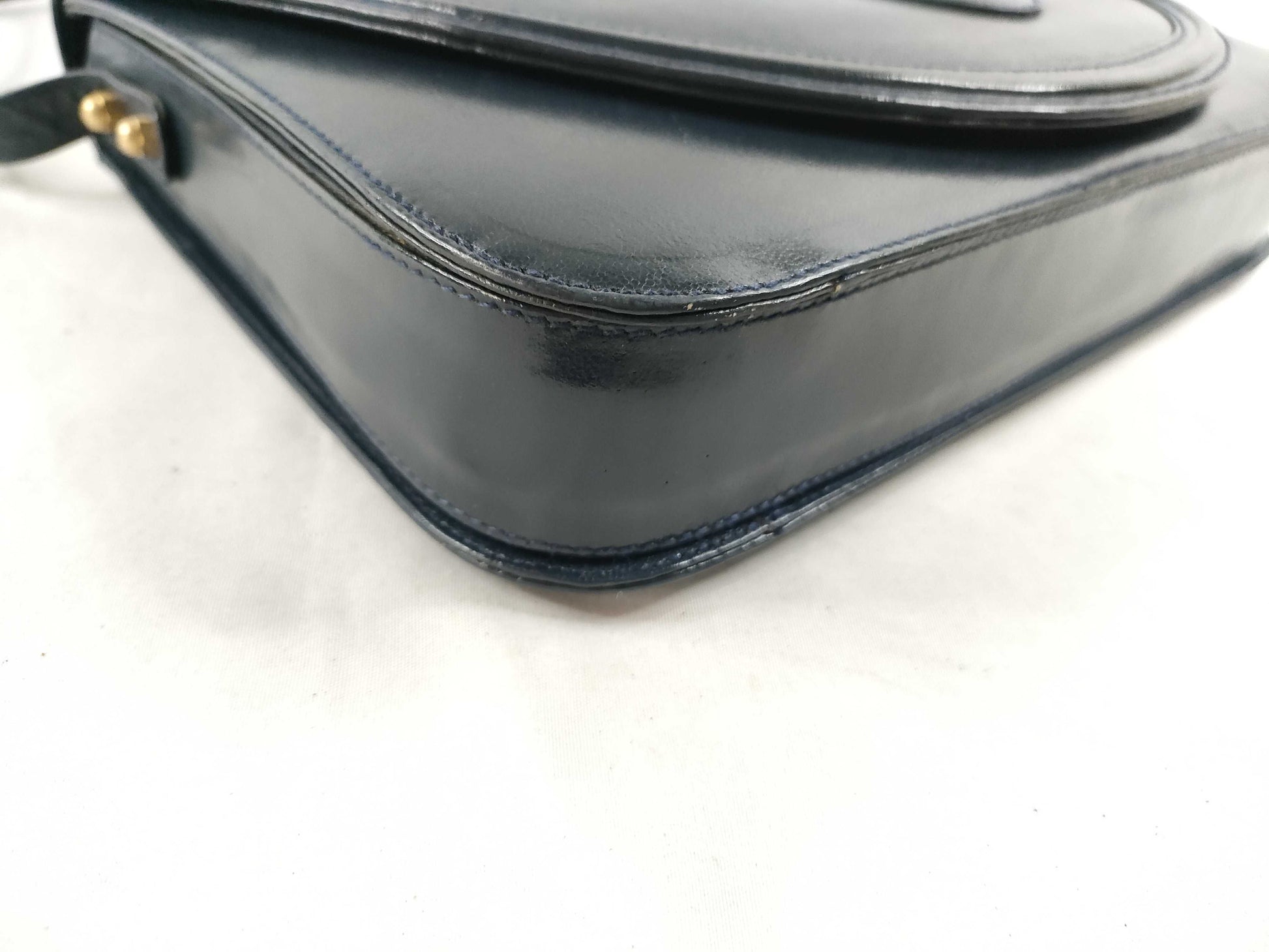 Yves Saint Laurent YSL logo leather shoulder bag