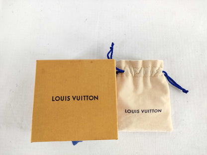 LOUIS VUITTON Essential V Necklace