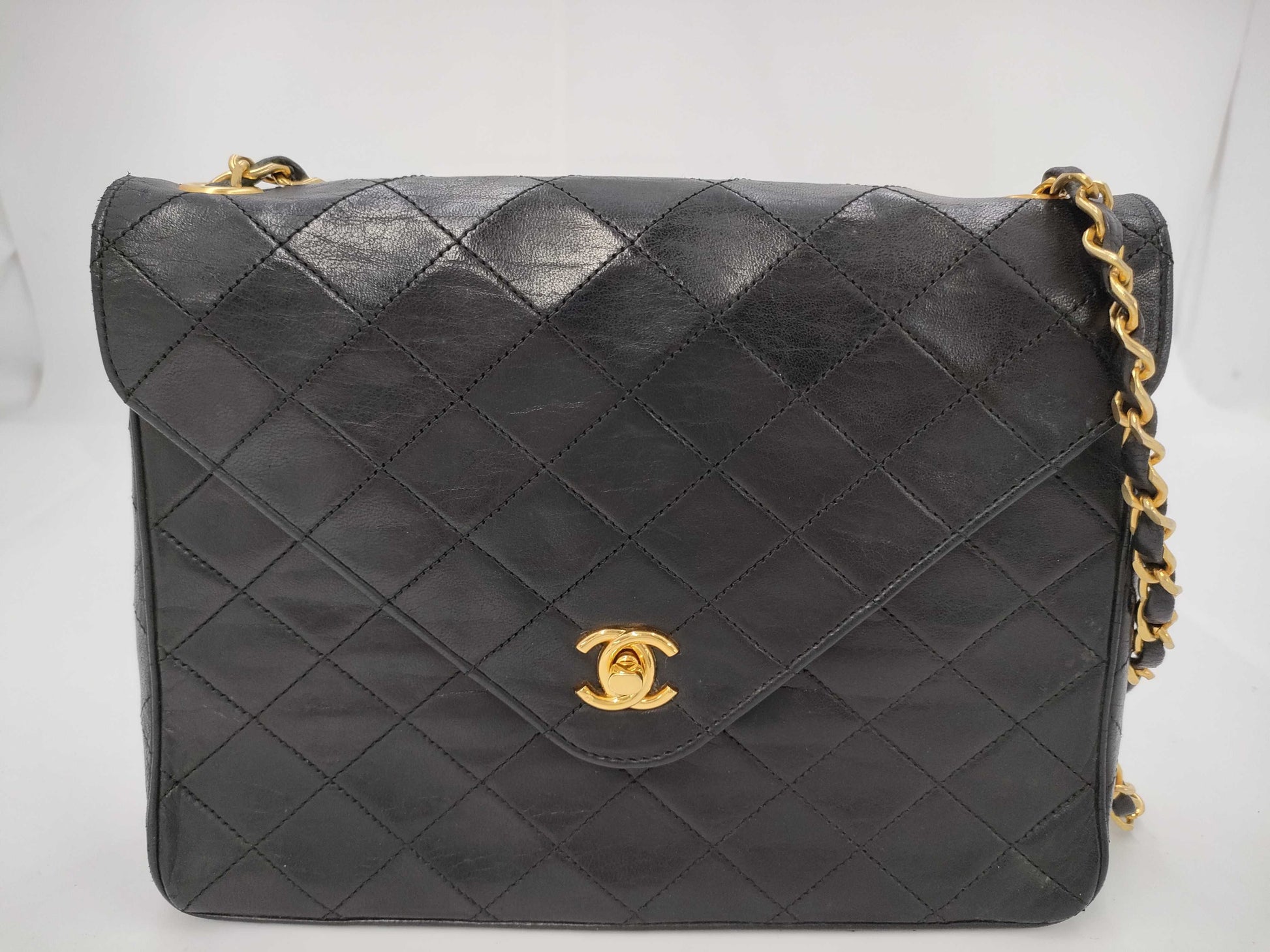 CHANEL Matelasse Flap Chain Shoulder Bag