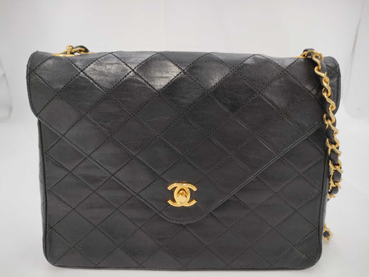 CHANEL Matelasse Flap Chain Shoulder Bag