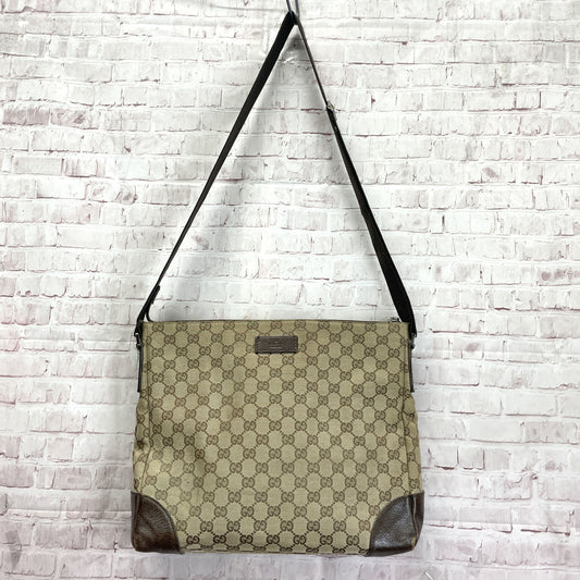 GUCCI 110054 GG Canvas Shoulder Bag