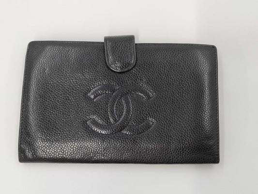 CHANEL Caviar Skin Wallet