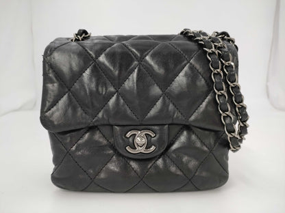 CHANEL Matelasse Chain Shoulder Bag
