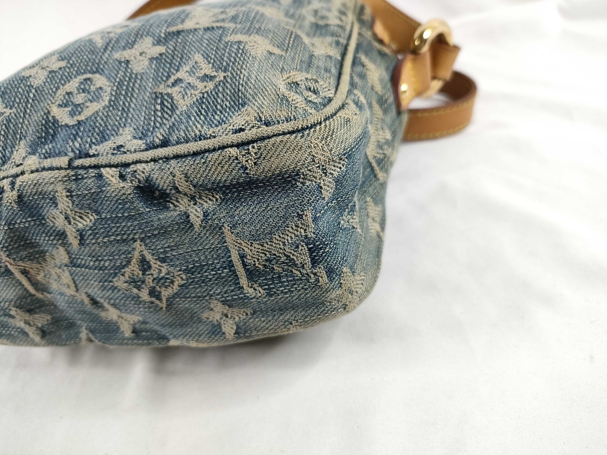 LOUIS VUITTON Denim Back LV Shoulder Bag