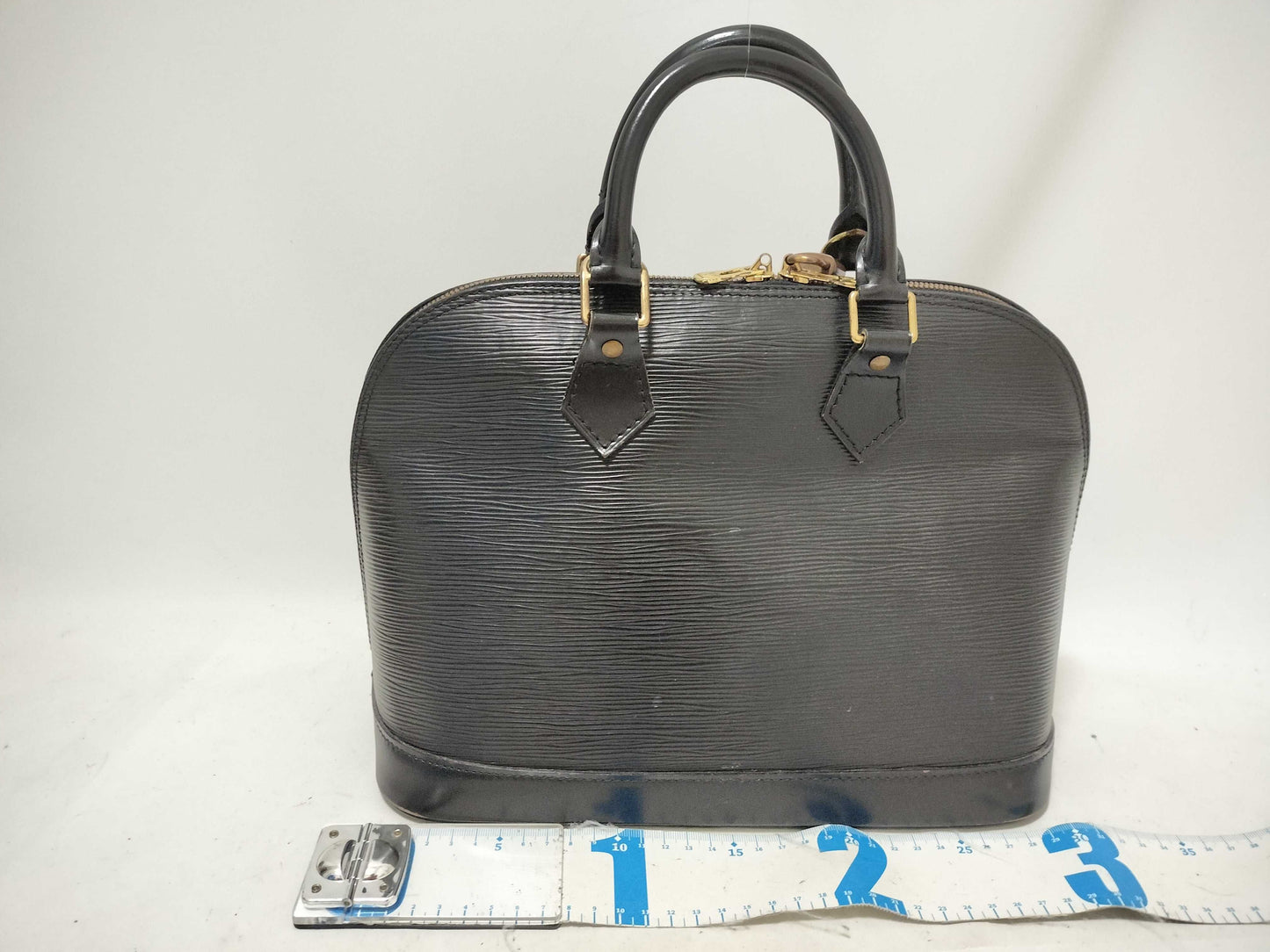 LOUIS VUITTON Vuitton Epi Alma M40302 AR0996 Black Handbag