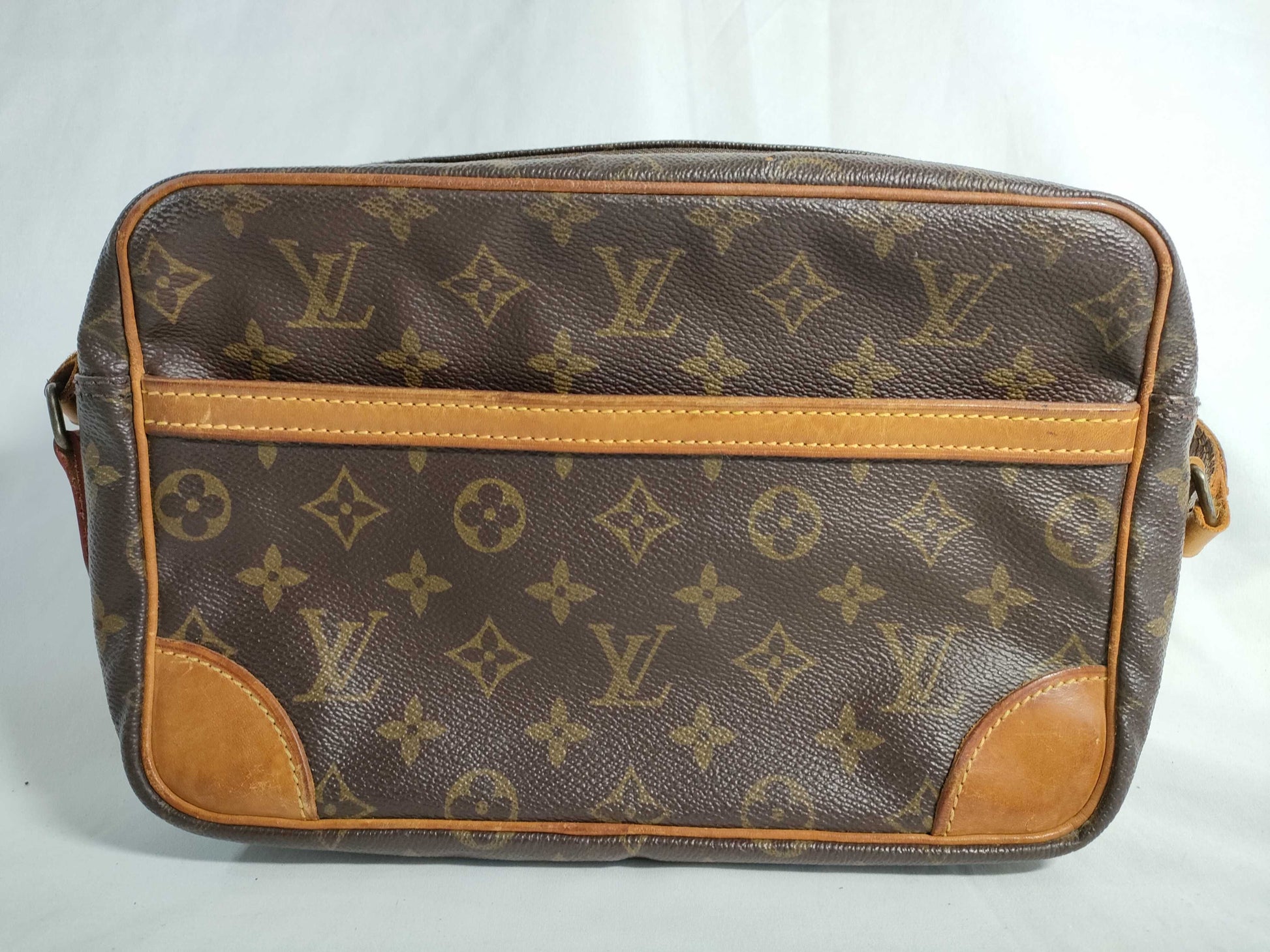 LOUIS VUITTON Trocadero 27 Monogram NO1089 Shoulder Bag