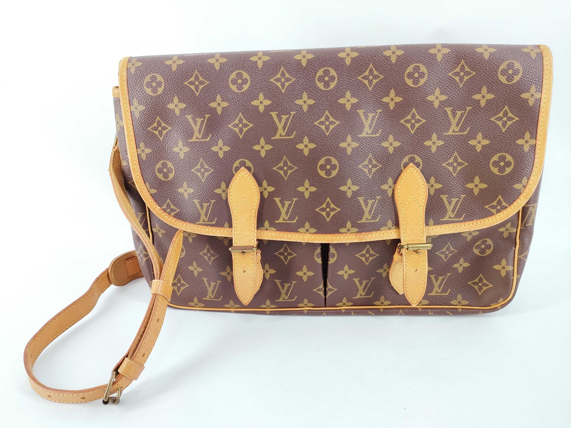 LOUIS VUITTON LV Monogram Givesiere GM Shoulder Bag M42249