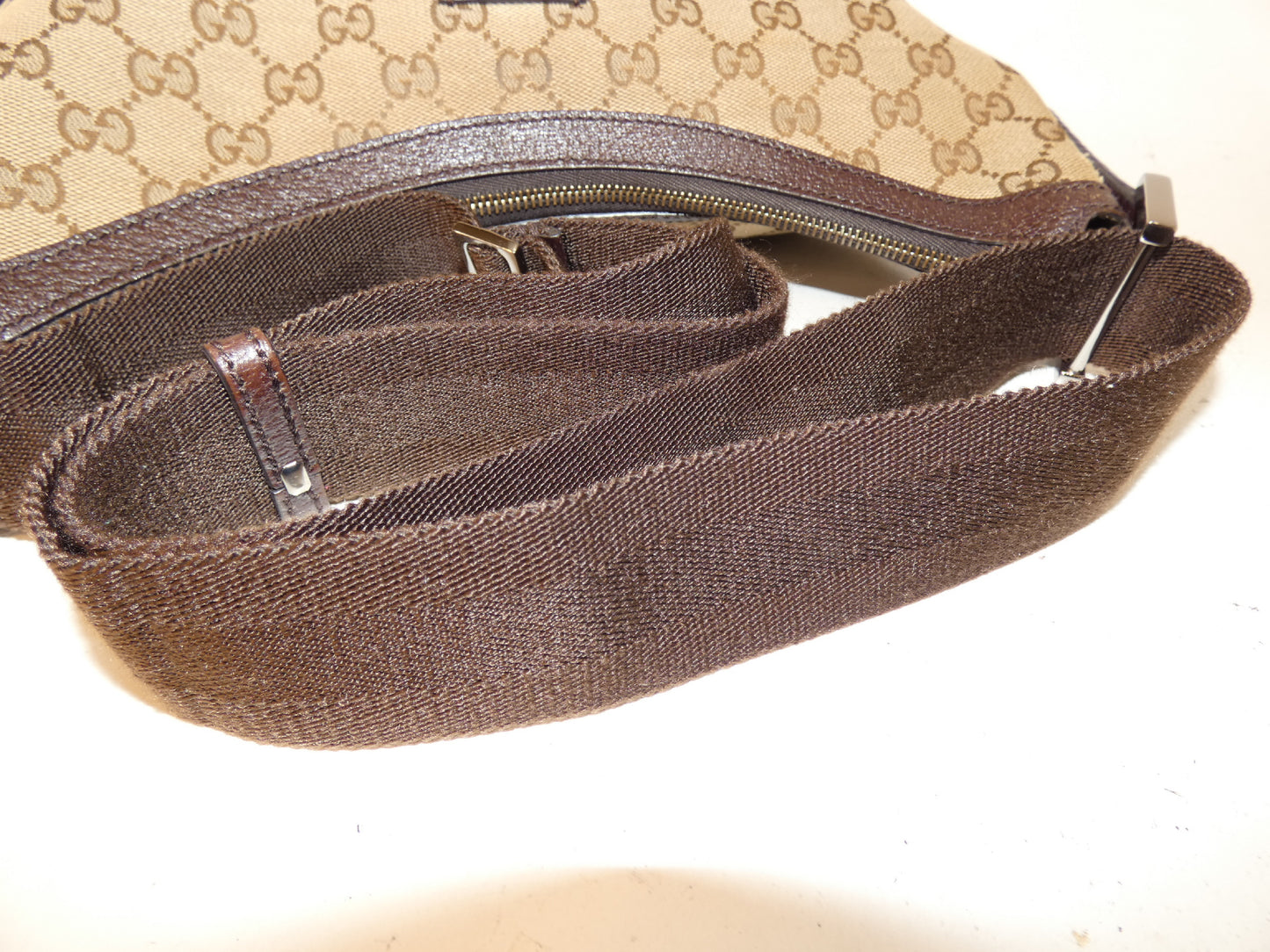 GUCCI GG canvas shoulder bag