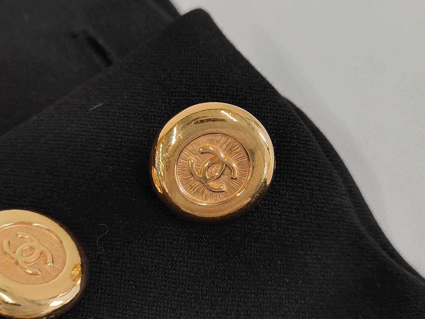 CHANEL Coco Button Pleated Skirt, Size 40