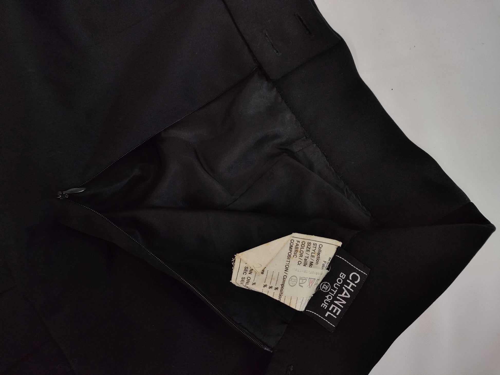 CHANEL Coco Button Pleated Skirt, Size 40