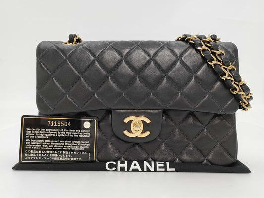 CHANEL Matelassé Lambskin Black GL Hardware Shoulder Bag