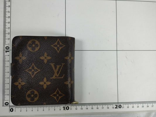 LOUIS VUITTON Monogram Compact Zip Wallet M61667