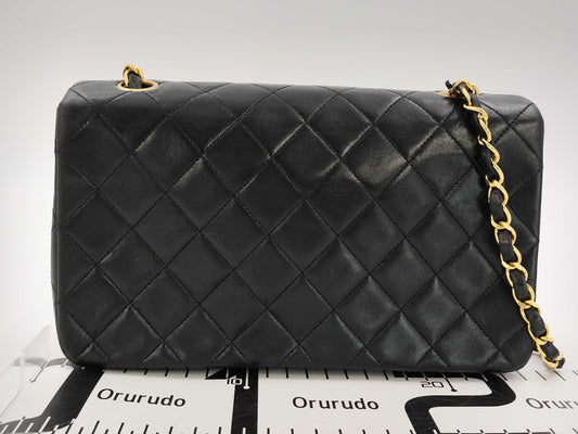 CHANEL Matelasse Chain Shoulder Bag
