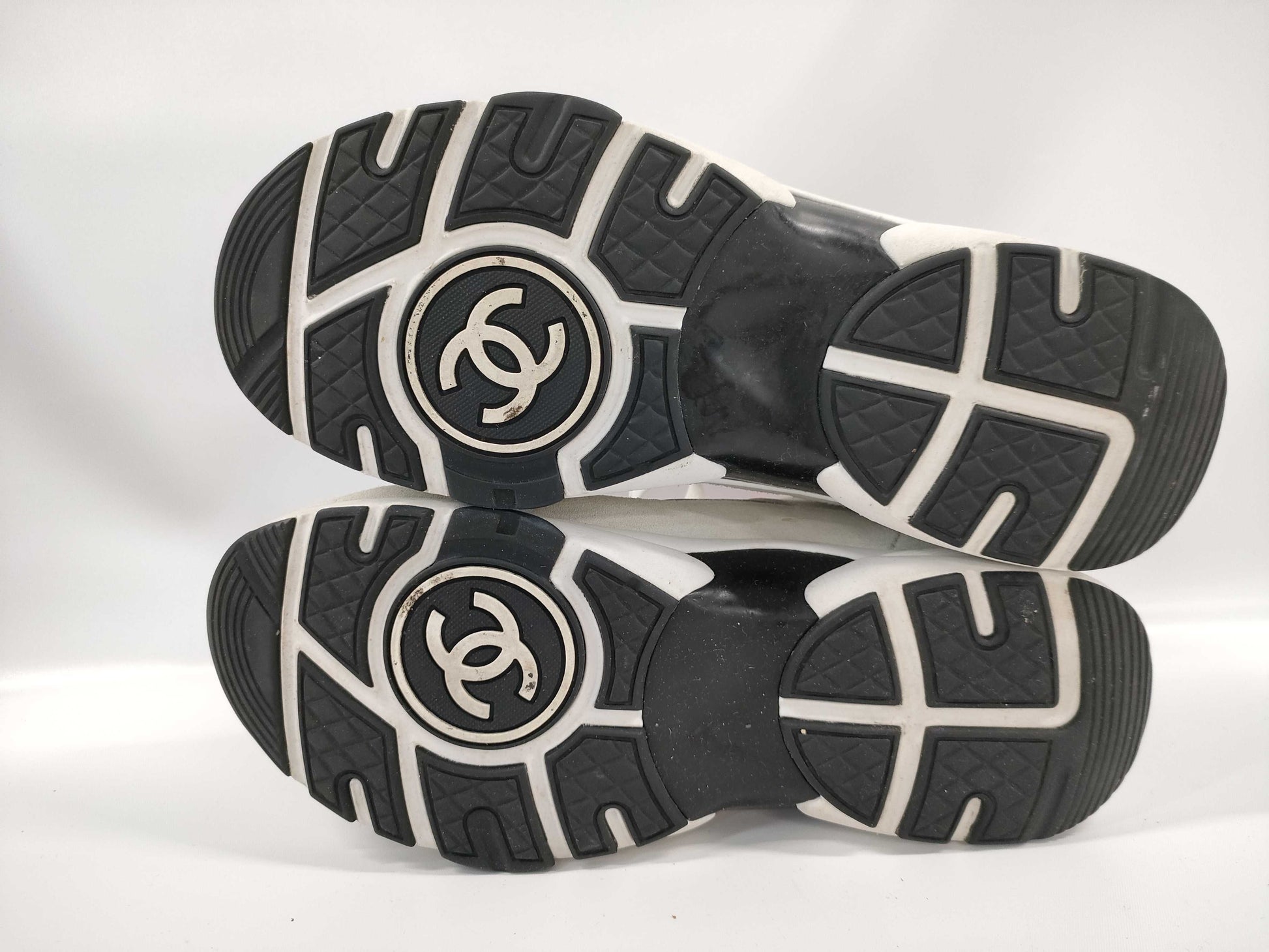 CHANEL Chanel Sneakers Size 36 1/2 with Box and Bag