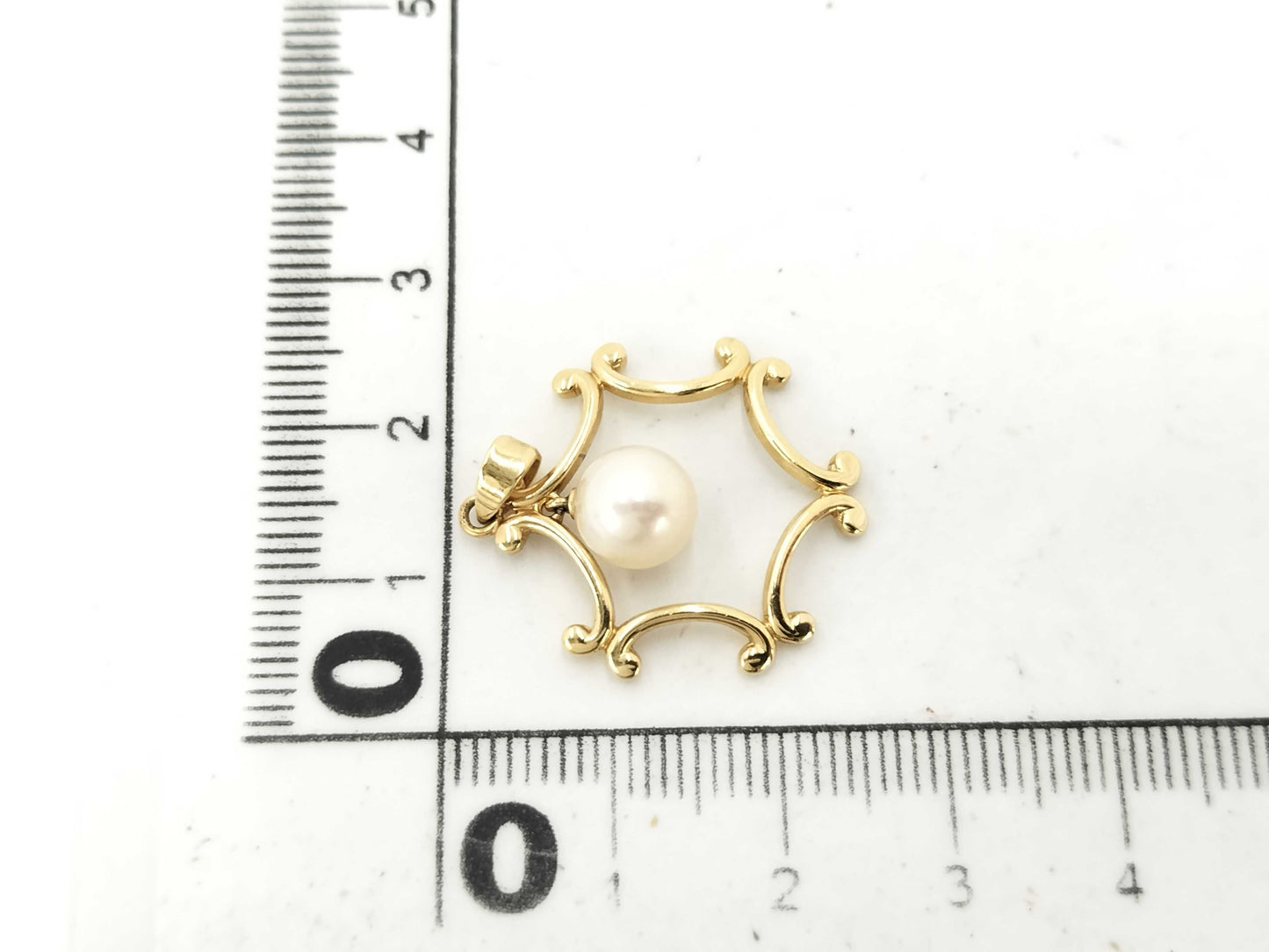 Pearl diameter: approx. 7.2mm, 14K gold, 2.2g pendant top 