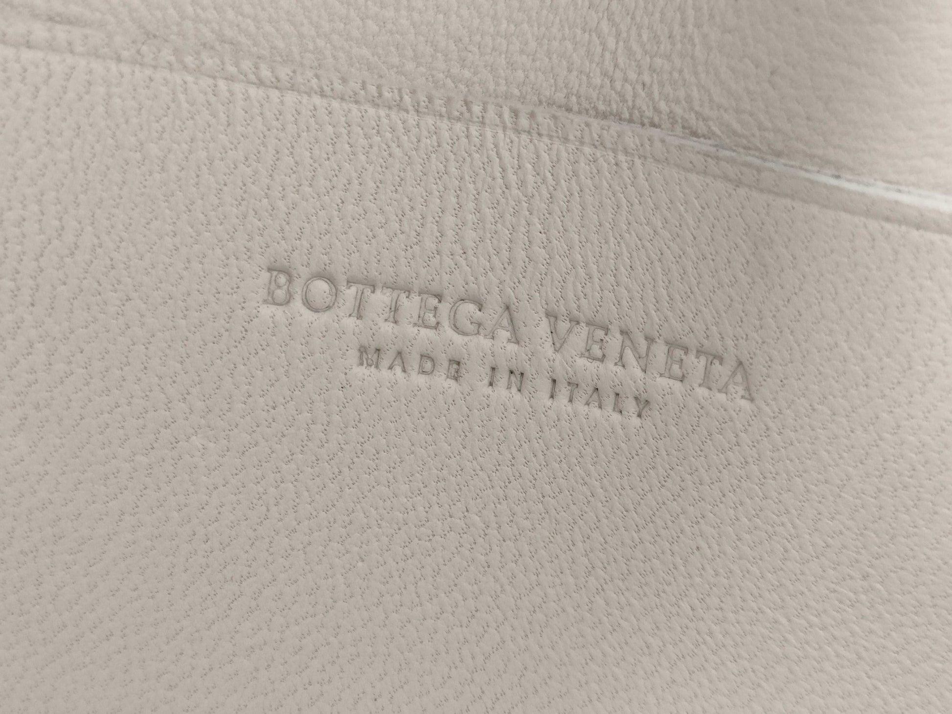 BOTTEGA VENETA Intrecciato Bottega Veneta Maxi Intrecciato Candy Cassette Shoulder Bag