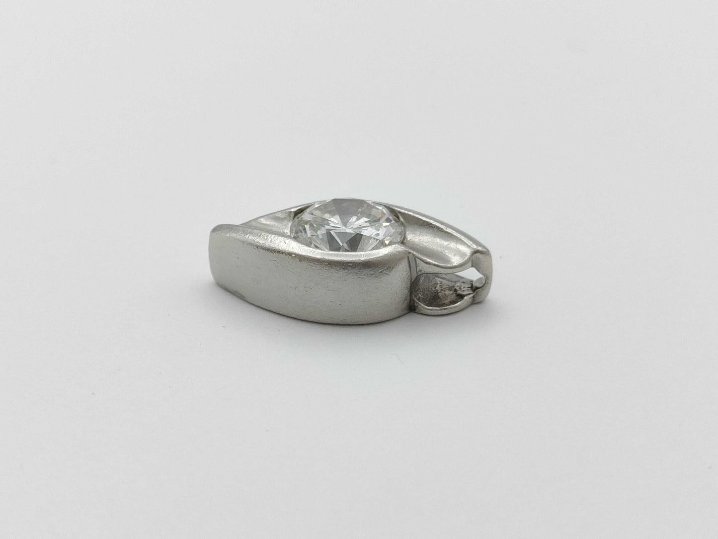 D1.01ct PT900 4.0g Pendant Top 