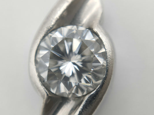 D1.01ct PT900 4.0g Pendant Top 