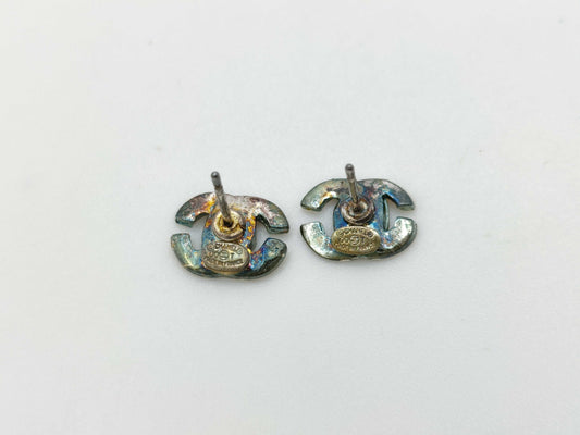 CHANEL Chanel engraved 00T earrings