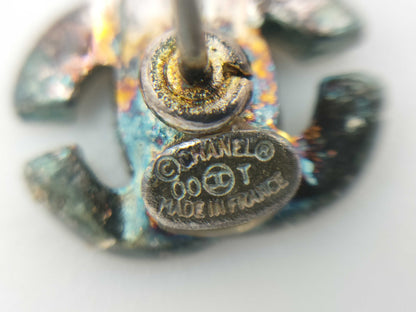 CHANEL Chanel engraved 00T earrings