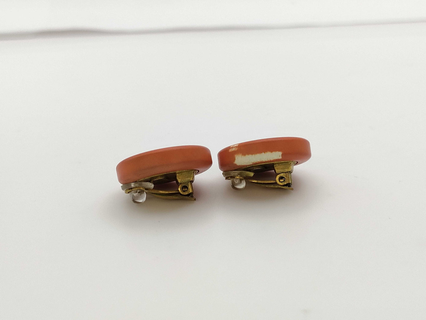 CHANEL Chanel engraved 95C earrings