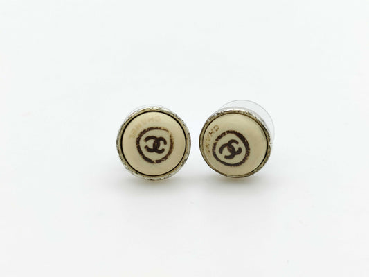 CHANEL Chanel engraved 00T earrings