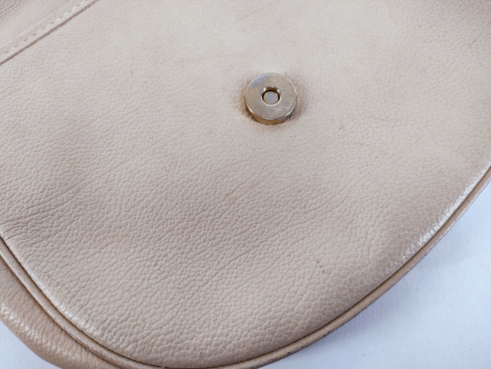 Yves Saint Laurent Logo Leather Shoulder Bag