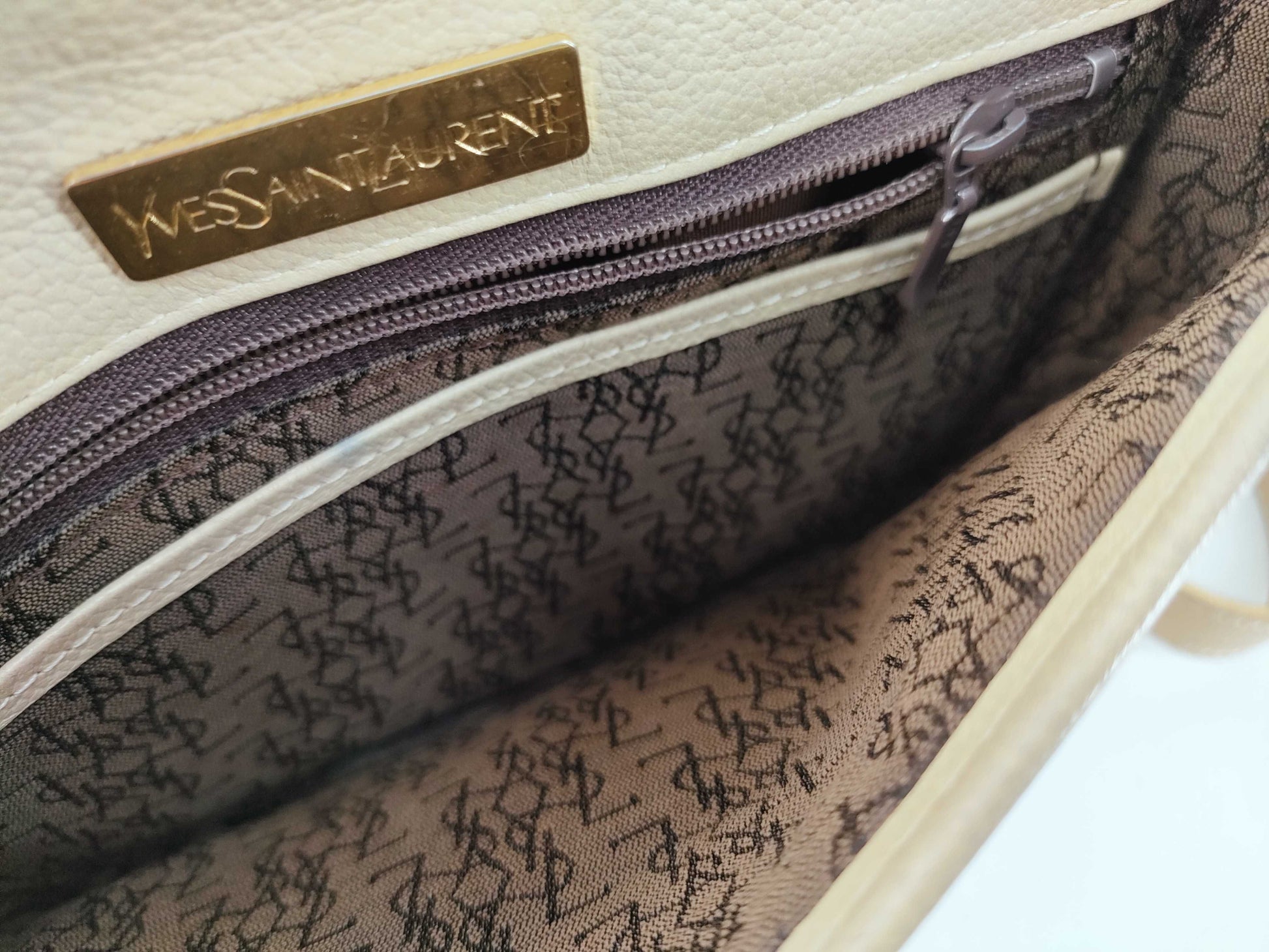 Yves Saint Laurent Logo Leather Shoulder Bag