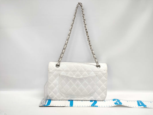 CHANEL CHANEL Matelasse 25 White Shoulder Bag