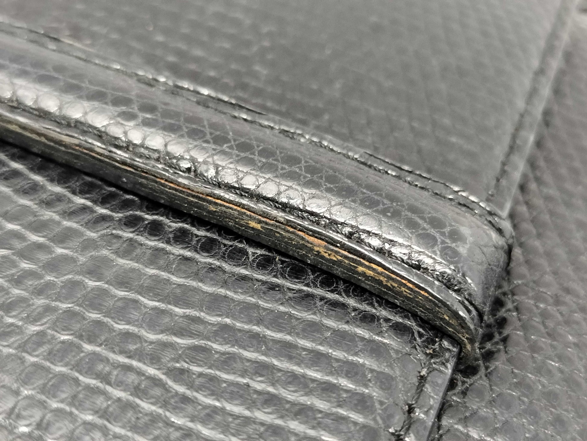 Yves Saint Laurent Embossed Lizard Shoulder Bag