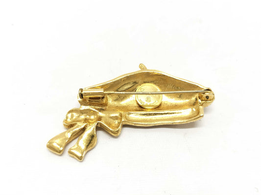 CHANEL Beret Brooch