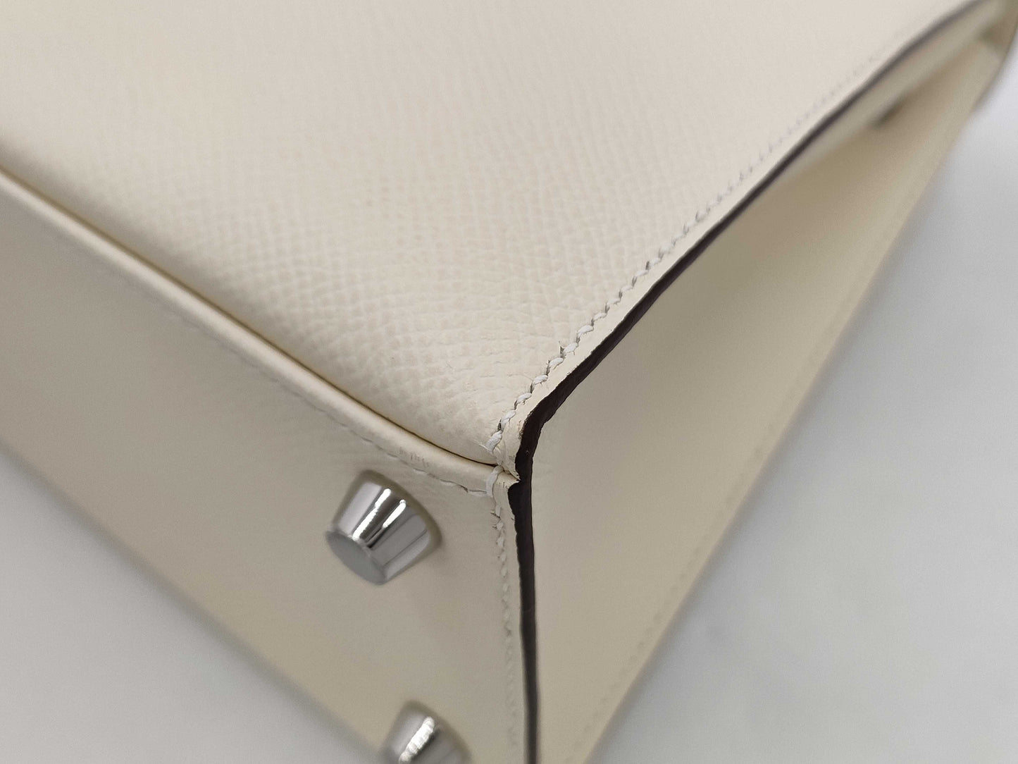 HERMES Kelly 25 Epson Tricolor Nata x Chai x Grimeyer U Stamp Shoulder Bag