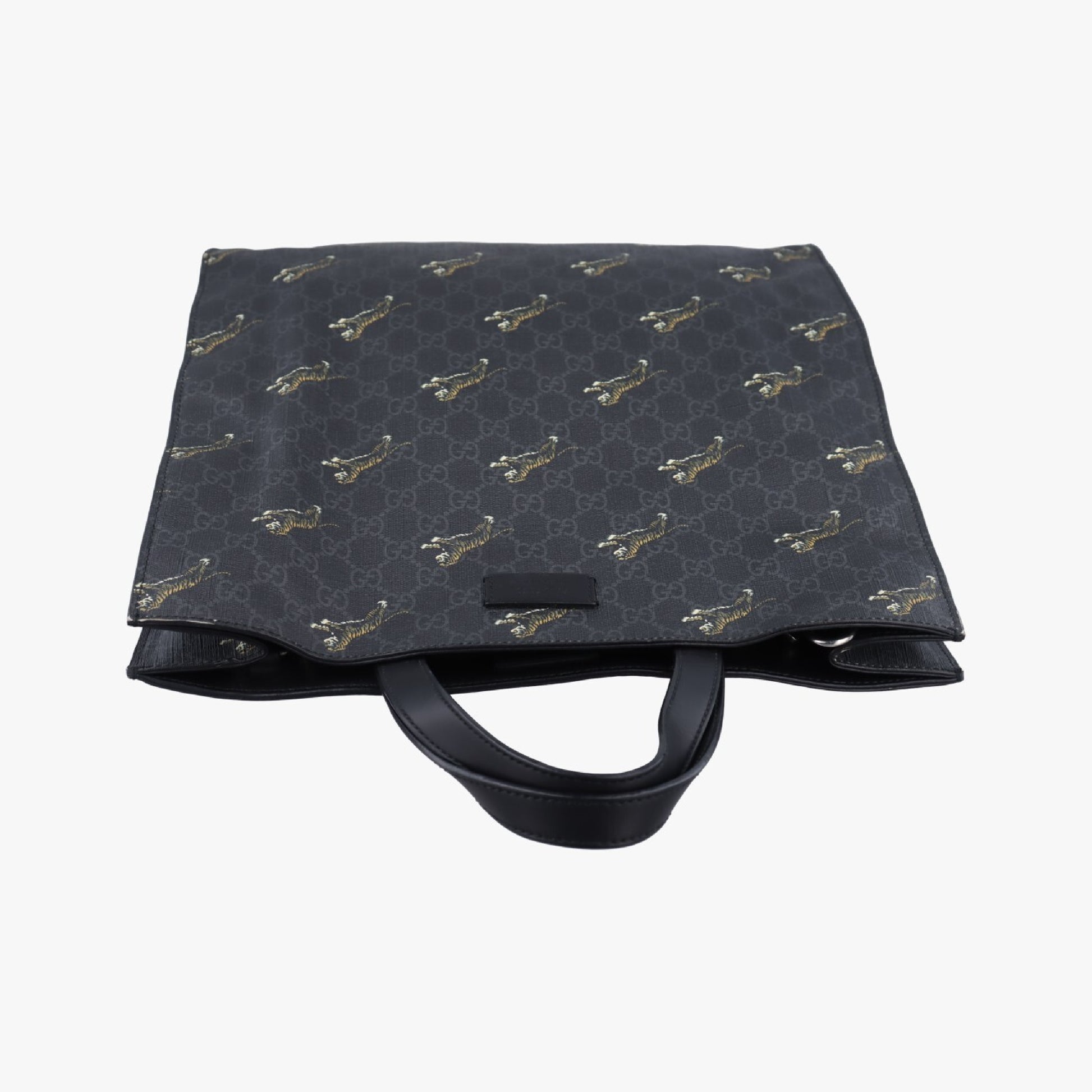 GUCCI GG Supreme Tiger Black x Multi PVC Coated Canvas Shoulder Bag 495559C029271246